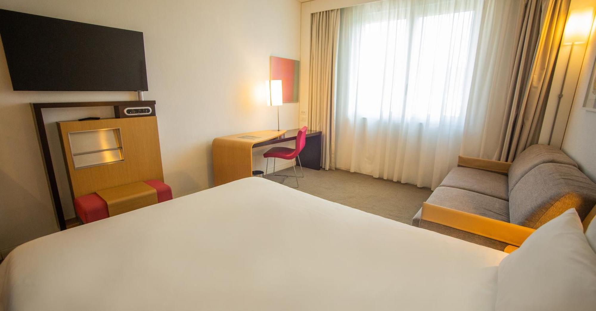 Novotel Est Arechi 4*