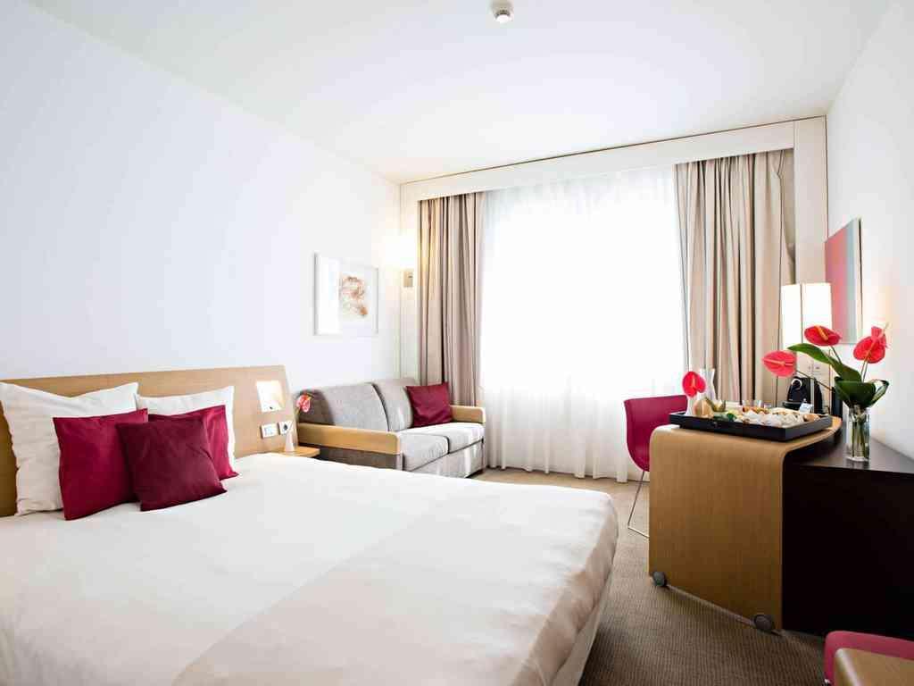 Novotel Est Arechi 4*