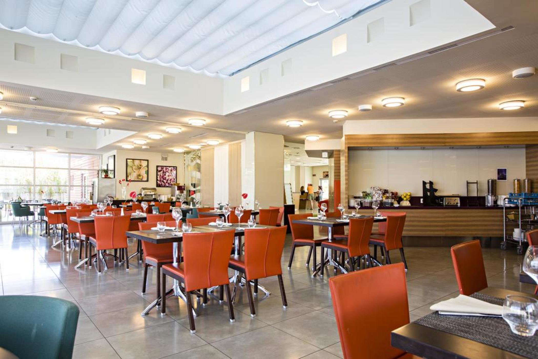 Novotel Est Arechi Hotel 4*