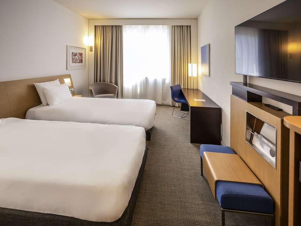 Novotel Est Arechi Hotel