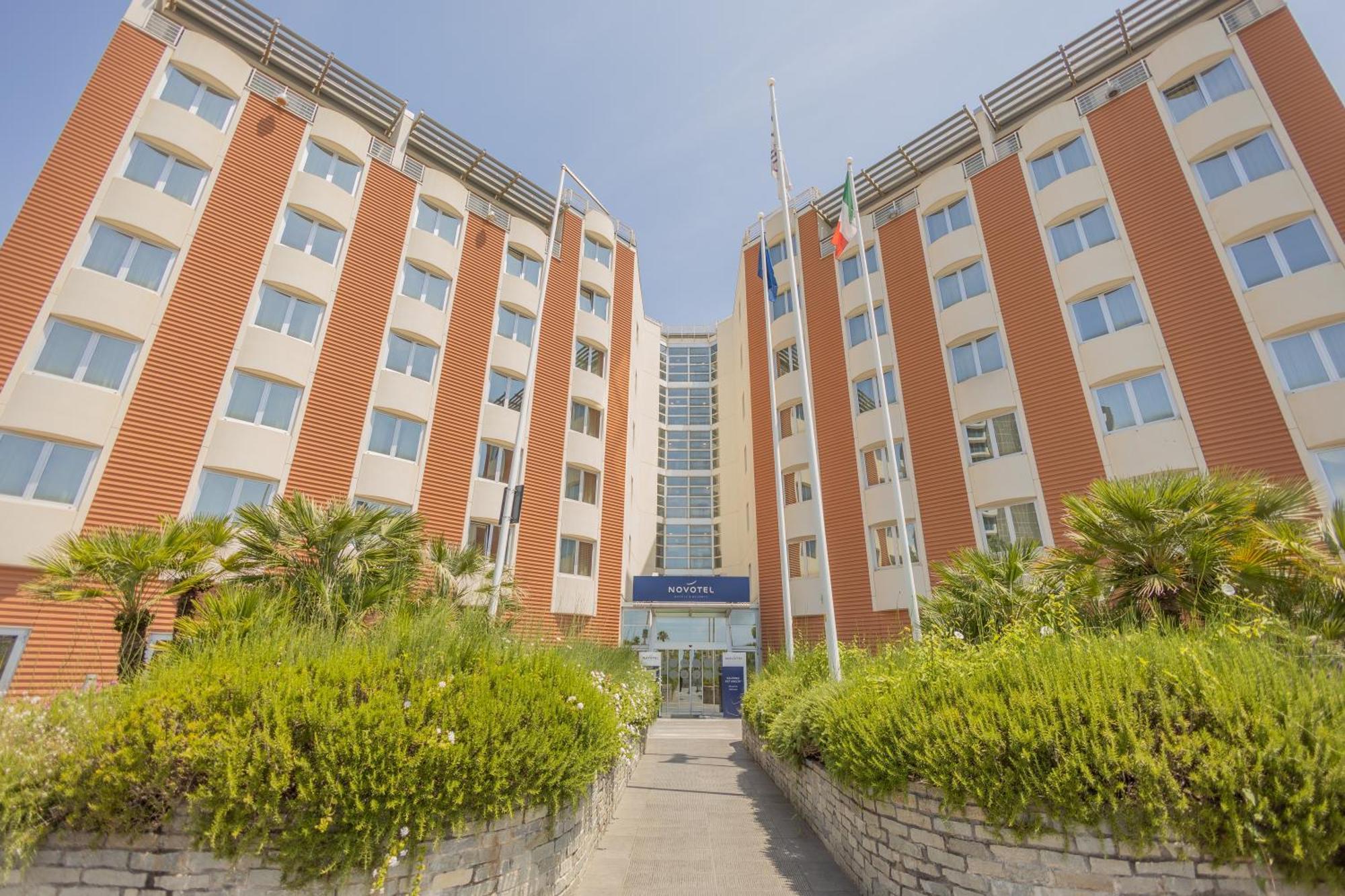 Hotel Novotel Est Arechi 4*