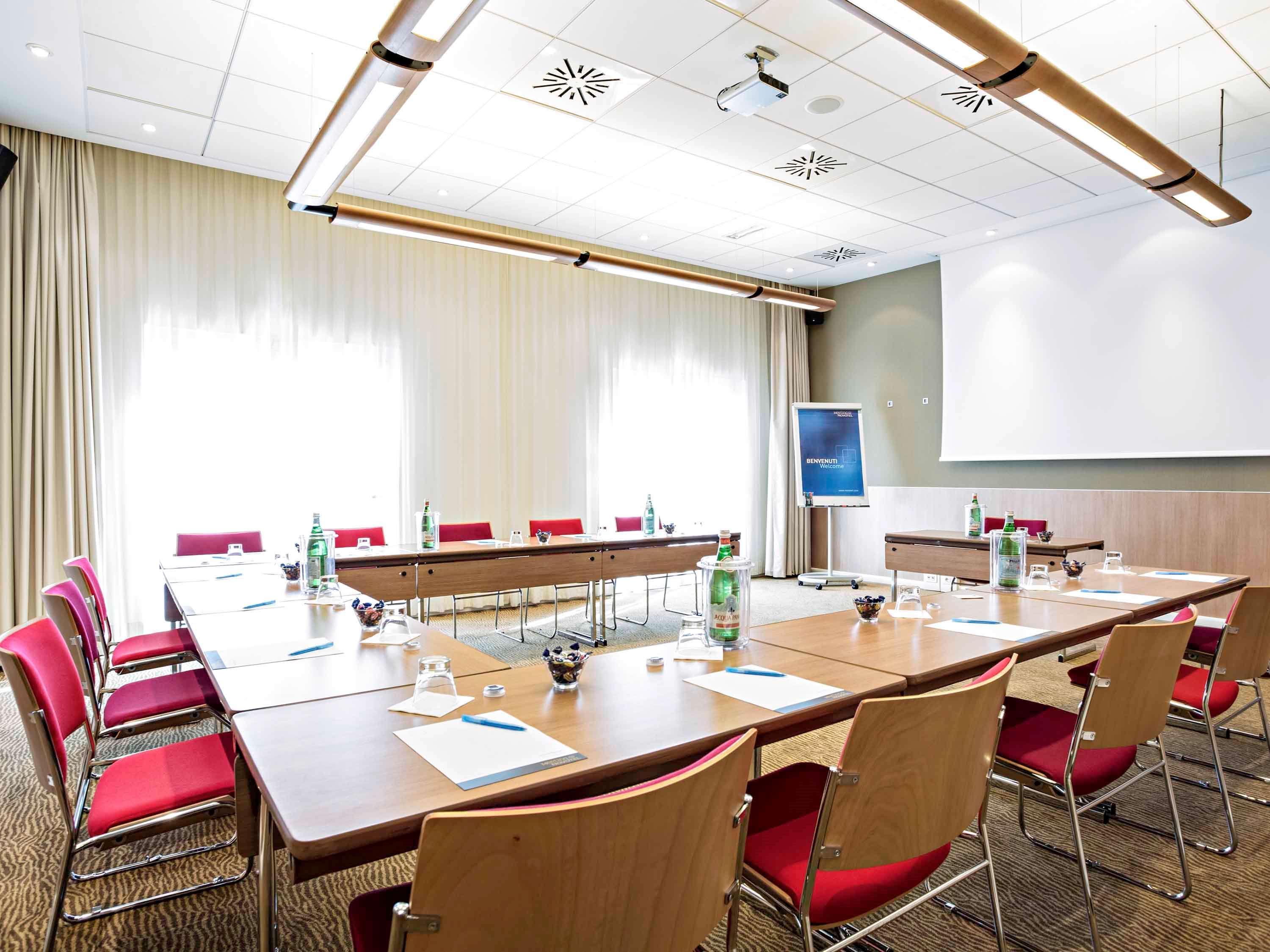 Novotel Est Arechi 4*