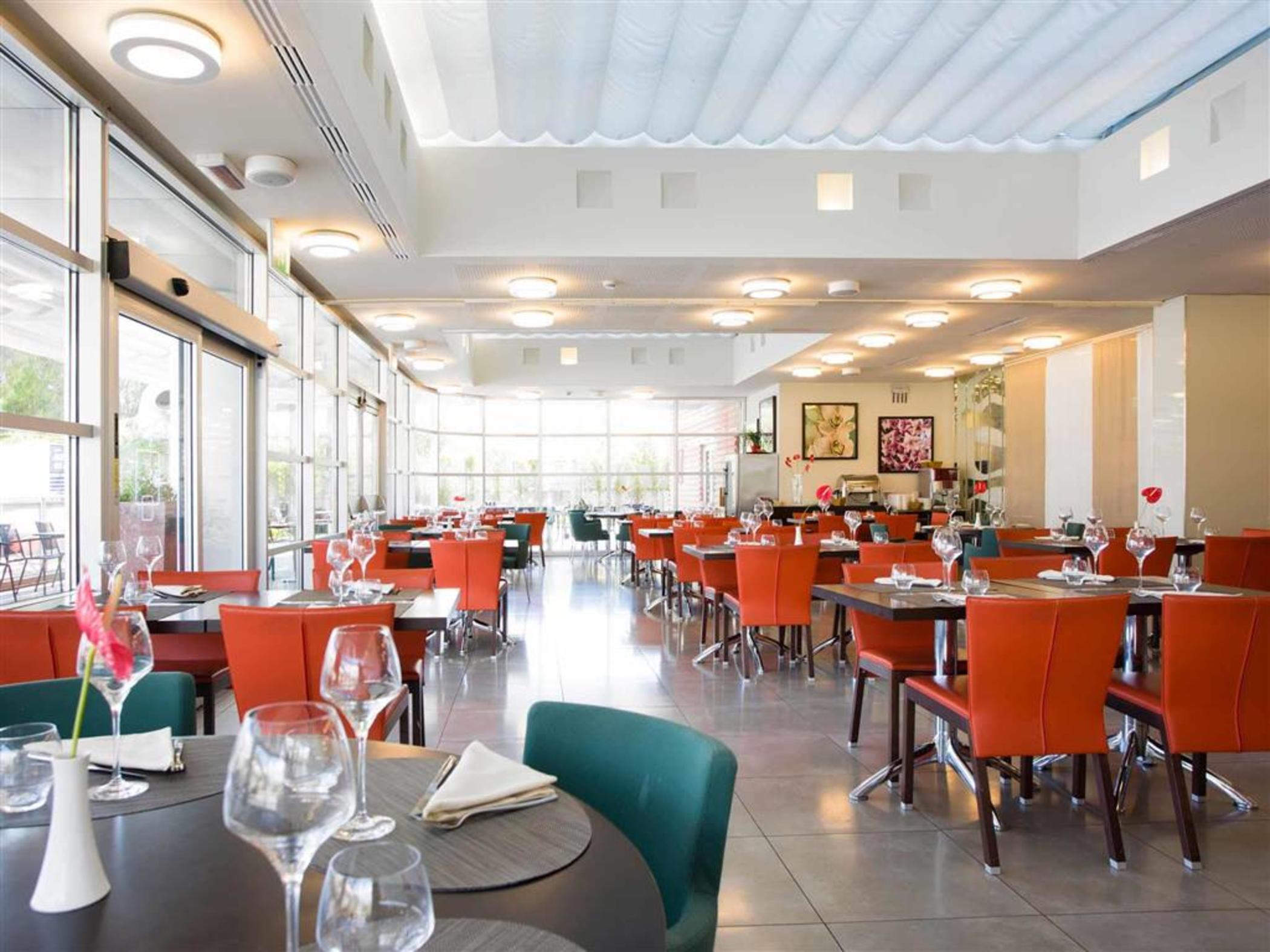 Novotel Est Arechi Hotel 4*