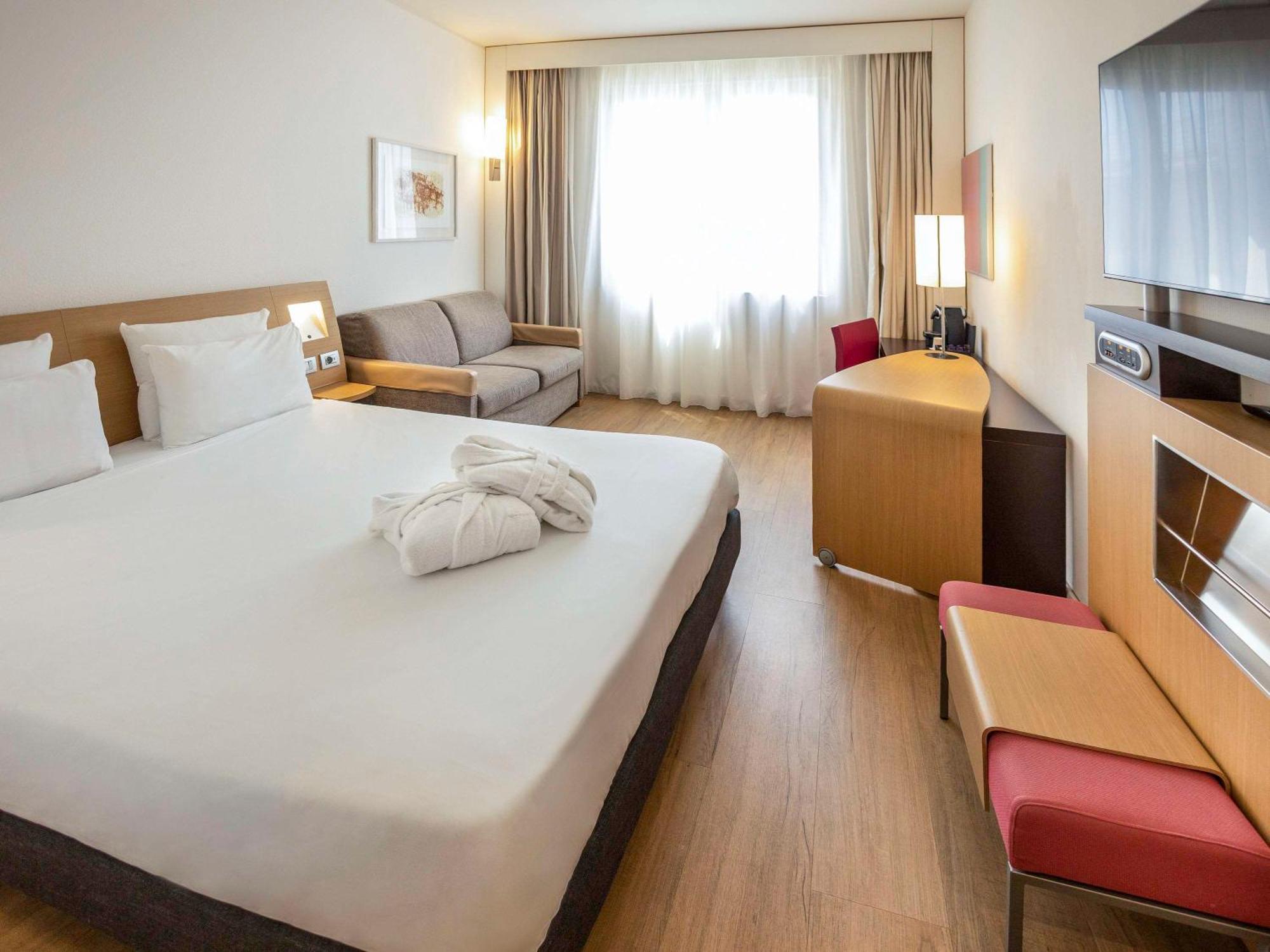 Novotel Est Arechi 4*